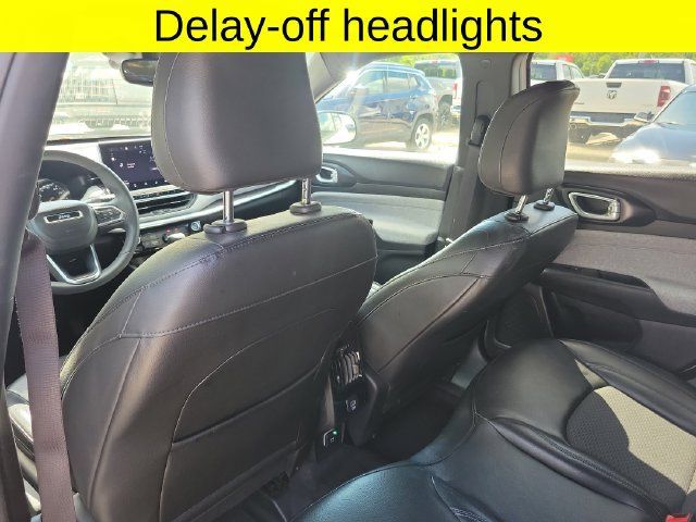 Certified 2023 Jeep Compass Latitude AWD/4WD image 31