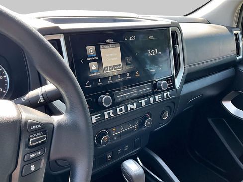 Certified 2025 Nissan Frontier SV RWD image 11