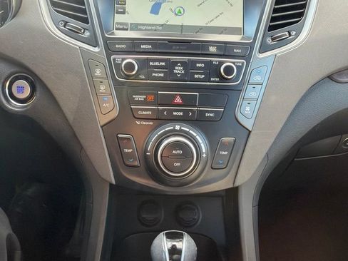 Used 2018 Hyundai Santa Fe Limited AWD/4WD image 22