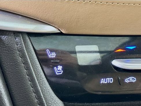 Certified 2018 Cadillac XT5 Platinum w/ Driver Assist Package AWD/4WD image 20