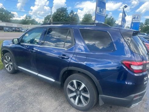 Used 2024 Honda Pilot Touring image 6