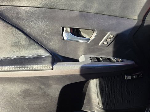 Used 2015 Toyota Venza XLE image 25