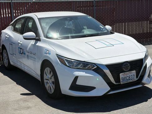 Used 2023 Nissan Sentra S FWD image 2