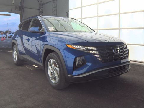 Used 2023 Hyundai Tucson SEL FWD image 2