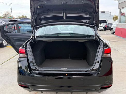 Used 2023 Nissan Versa SV image 19