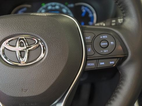 Certified 2022 Toyota RAV4 XSE image 18