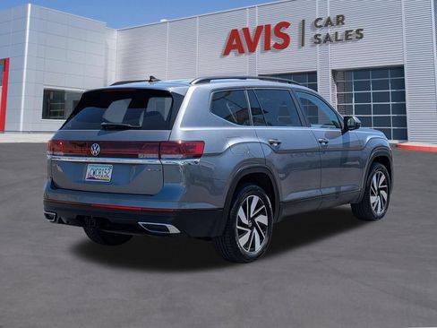 Used 2025 Volkswagen Atlas SE AWD/4WD image 6