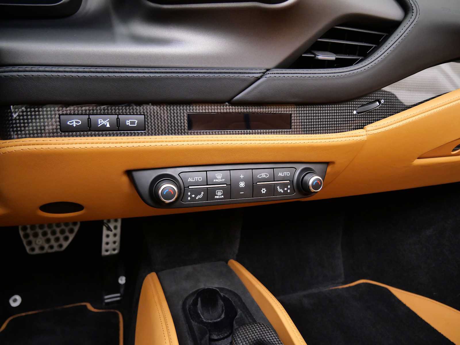 Certified 2023 Ferrari F8 Tributo RWD image 25