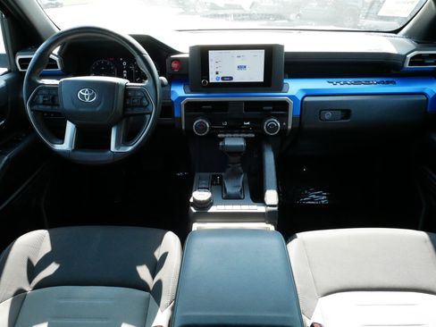 Certified 2024 Toyota Tacoma TRD Off-Road AWD/4WD image 8