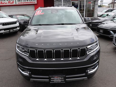 Used 2025 Jeep Wagoneer Series II AWD/4WD image 9