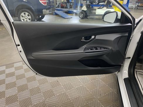 Used 2019 Hyundai Veloster Turbo image 28