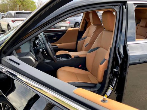 Used 2024 Lexus ES 350 w/ Premium Package FWD image 13