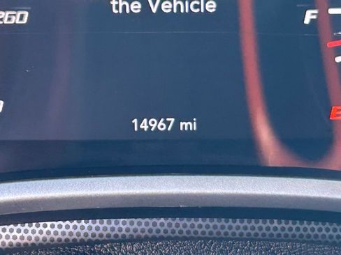 Used 2015 Dodge Challenger SRT image 39