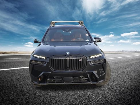 Used 2025 BMW X7 M60i AWD/4WD image 17