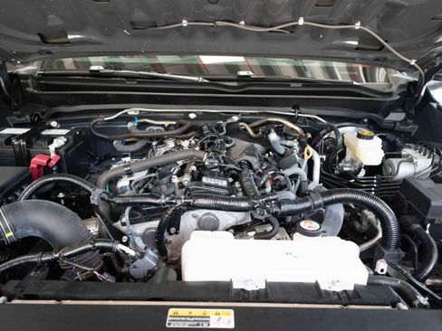 Used 2025 Toyota Tacoma SR AWD/4WD image 30
