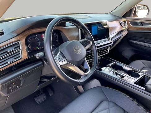 Used 2025 Volkswagen Atlas SE FWD image 35