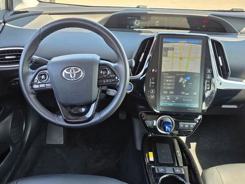 Used 2021 Toyota Prius Prime XLE image 12