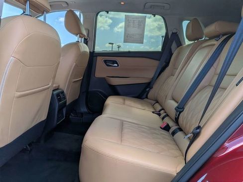 Used 2023 Nissan Rogue Platinum image 12
