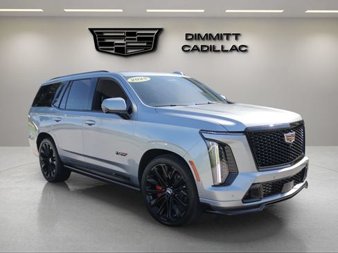 Certified 2025 Cadillac Escalade V w/ LPO, ONYX Package AWD/4WD image 3