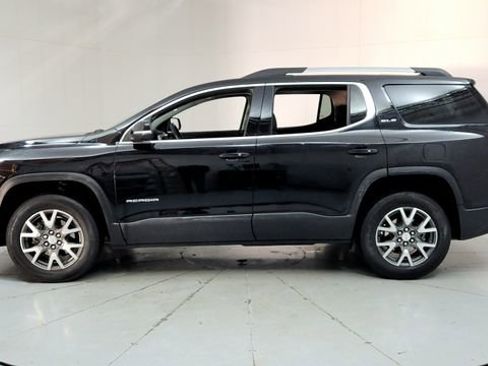 Used 2023 GMC Acadia SLE w/ Driver Convenience Package image 2