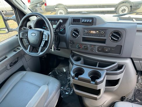 Used 2023 Ford E-450 and Econoline 450 Super Duty w/ Power Windows & Locks Group RWD image 30