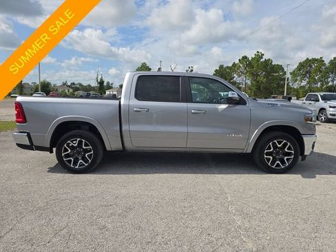 Used 2025 RAM 1500 Laramie AWD/4WD image 3