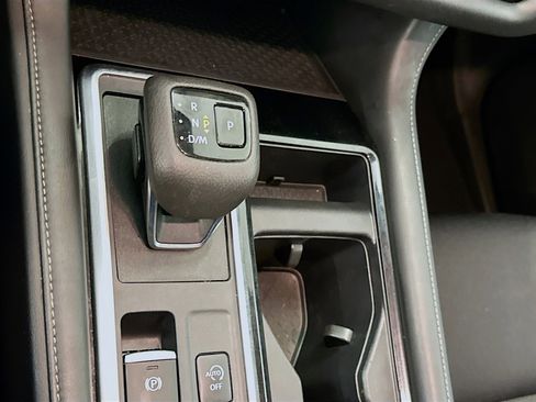 Used 2023 Nissan Pathfinder SV image 24