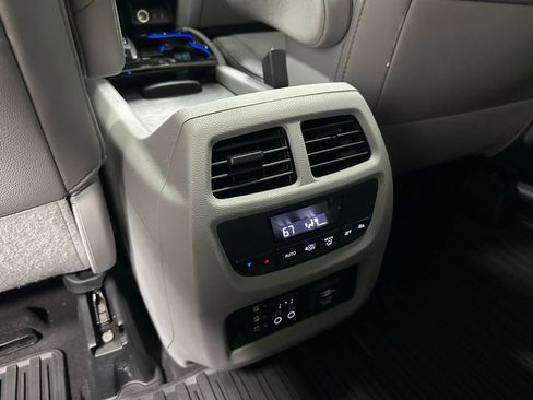 Used 2018 Honda Pilot Touring image 46