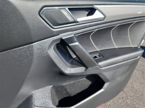 Certified 2022 Volkswagen Tiguan SE R-Line image 14