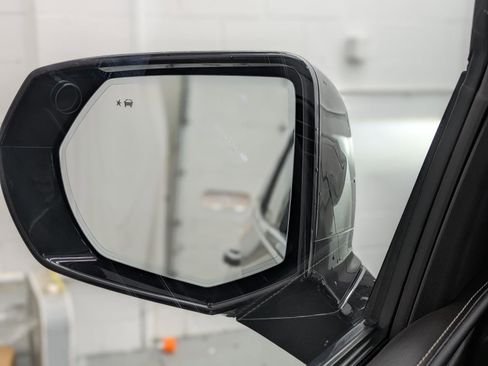 Used 2021 Cadillac Escalade Premium Luxury image 19