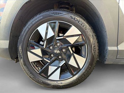 Used 2025 Hyundai Kona SEL FWD image 11
