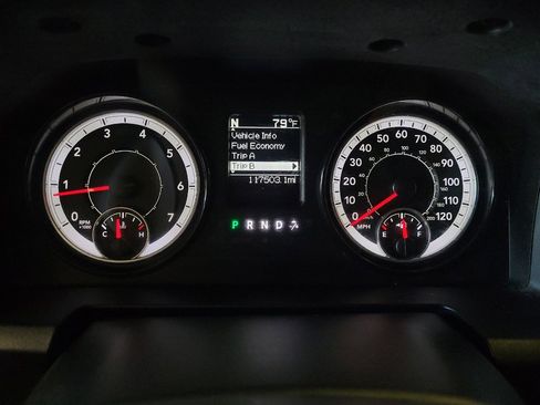 Used 2019 RAM 1500 Classic SLT RWD image 23