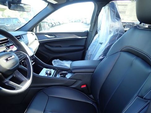 New 2025 Jeep Grand Cherokee Limited w/ MOPAR Finishing Package image 12