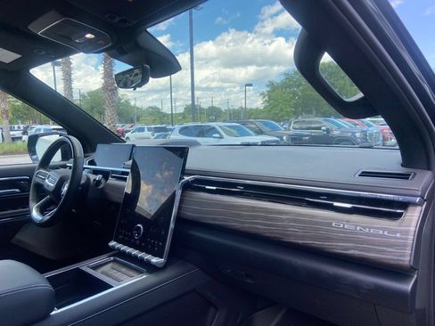 Used 2026 GMC Sierra EV Denali AWD/4WD image 14