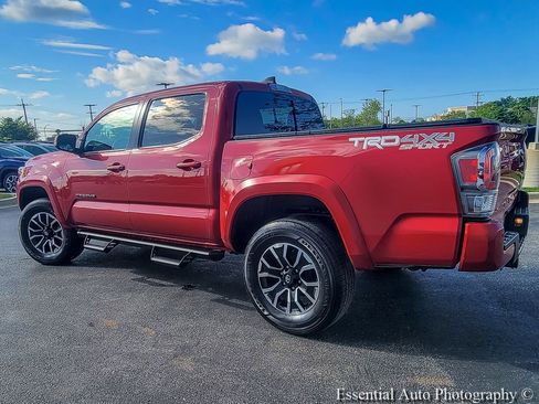 Used 2023 Toyota Tacoma TRD Sport w/ TRD Premium Sport Package AWD/4WD image 7
