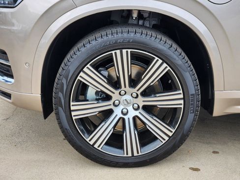Used 2025 Volvo XC90 T8 Plus w/ Protection Package Premier image 13