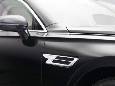 Used 2023 Bentley Flying Spur V8 AWD/4WD image 34