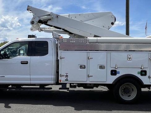 Used 2017 Ford F550 4x4 SuperCab Super Duty image 8