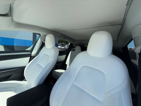 Used 2021 Tesla Model Y Long Range AWD/4WD image 9
