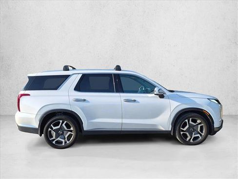 Used 2024 Hyundai Palisade Limited FWD image 4
