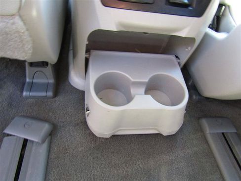 Used 2017 Toyota Sienna XLE Premium image 33