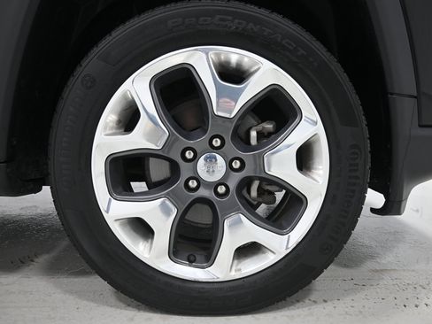 Used 2018 Jeep Compass Limited w/ Navigation Group AWD/4WD image 37