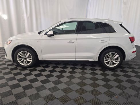 Used 2022 Audi Q5 2.0T Premium w/ Convenience Package image 3