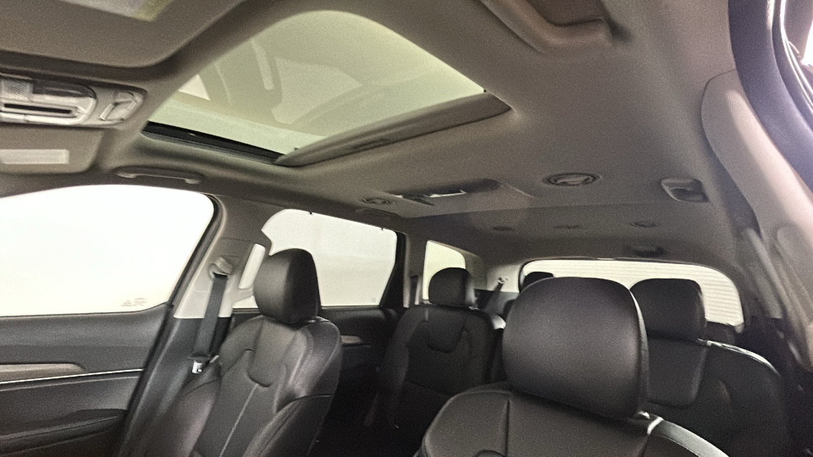 Used 2021 Kia Telluride EX w/ EX Premium Package AWD/4WD image 16