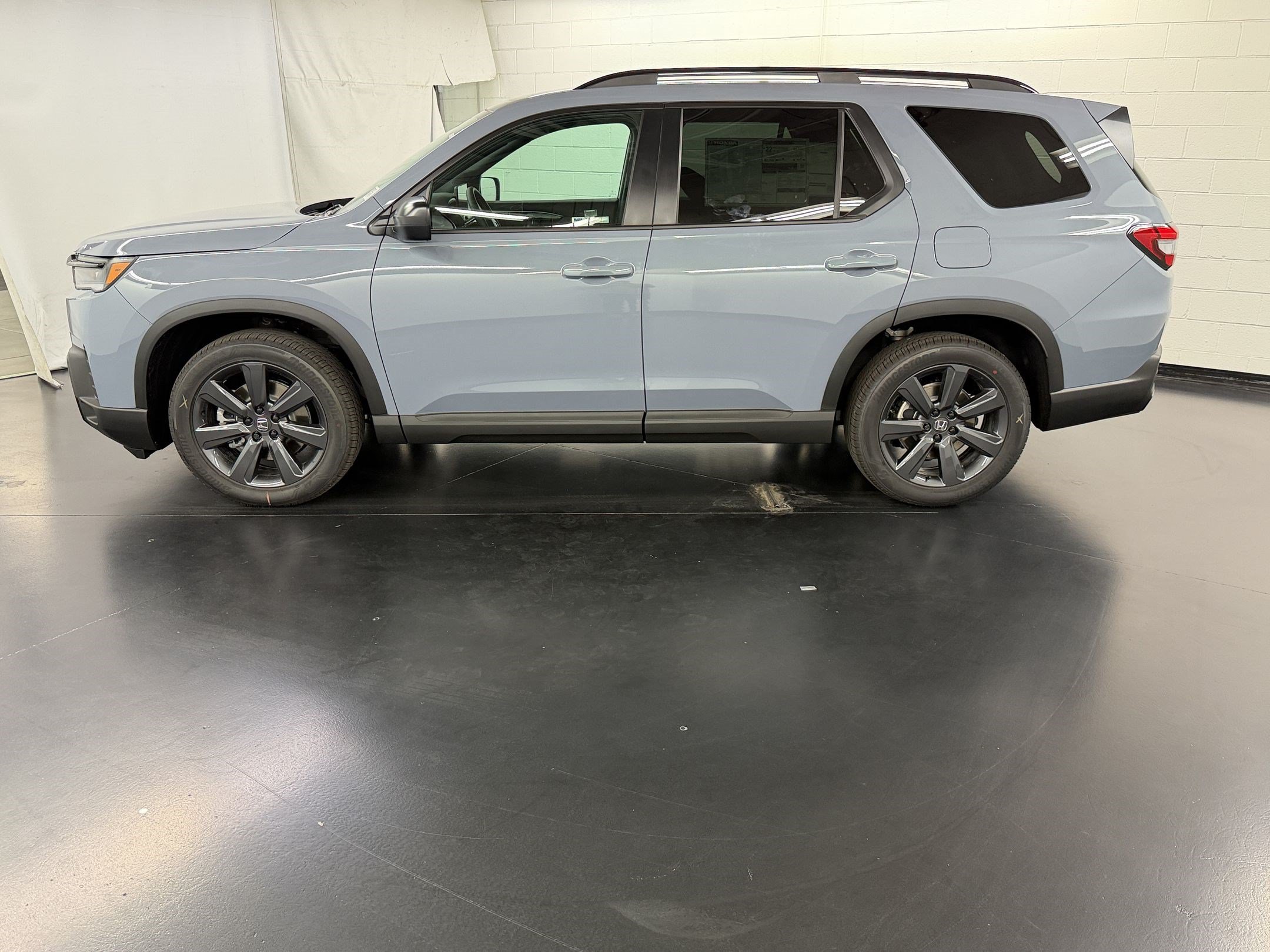New 2026 Honda Pilot Sport image 2