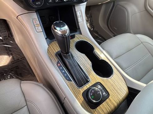 Used 2018 GMC Acadia Denali w/ Technology Package image 30