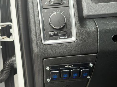 Used 2018 RAM 2500 SLT AWD/4WD image 17
