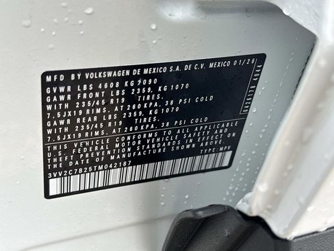 New 2026 Volkswagen Taos SE image 18