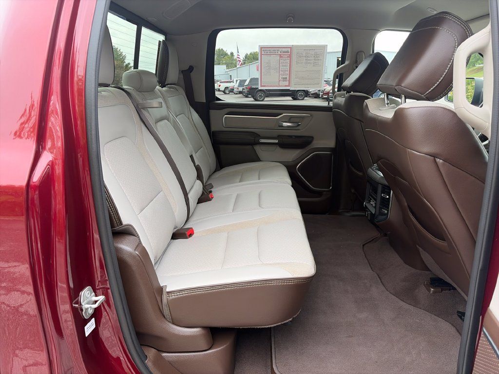 Used 2025 RAM 1500 Laramie AWD/4WD image 47