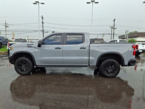 Used 2025 Chevrolet Silverado 1500 ZR2 w/ Technology Package AWD/4WD image 6